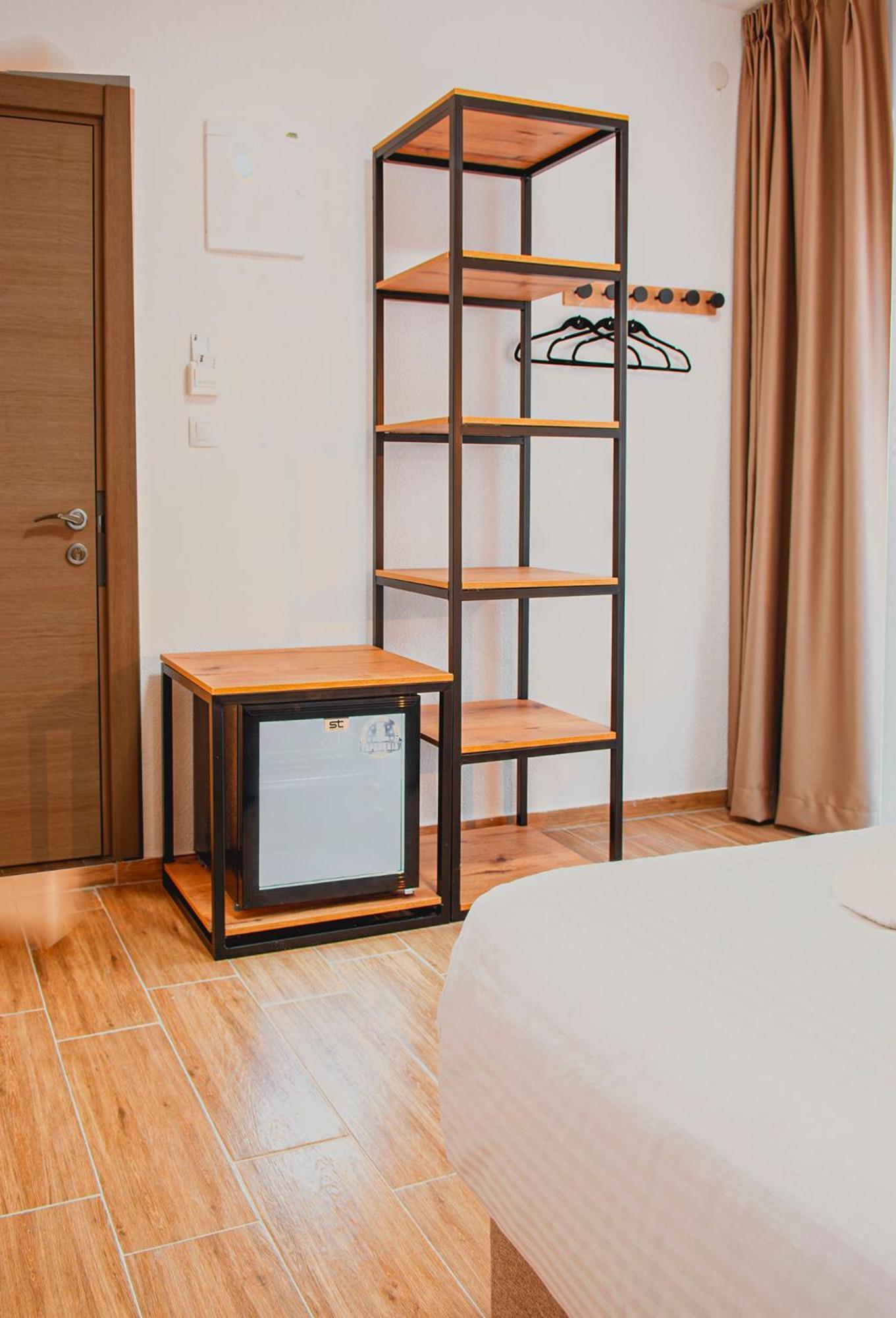 Makis Luxury Center Free Parking